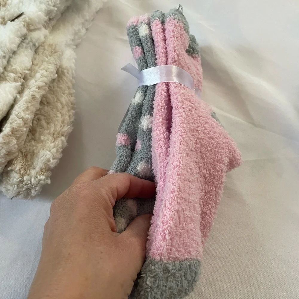5-Piece Set Fuzzy/Cozy Socks - Pink, Gray, Cream, NWT, Size 4-10 and 4-11‎